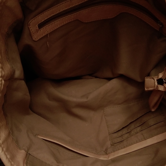 Realtree | Camo and Pink Handbag - Picture 3 of 8